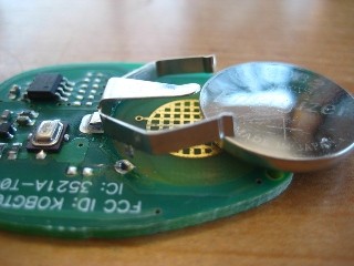 Loose battery holder close-up